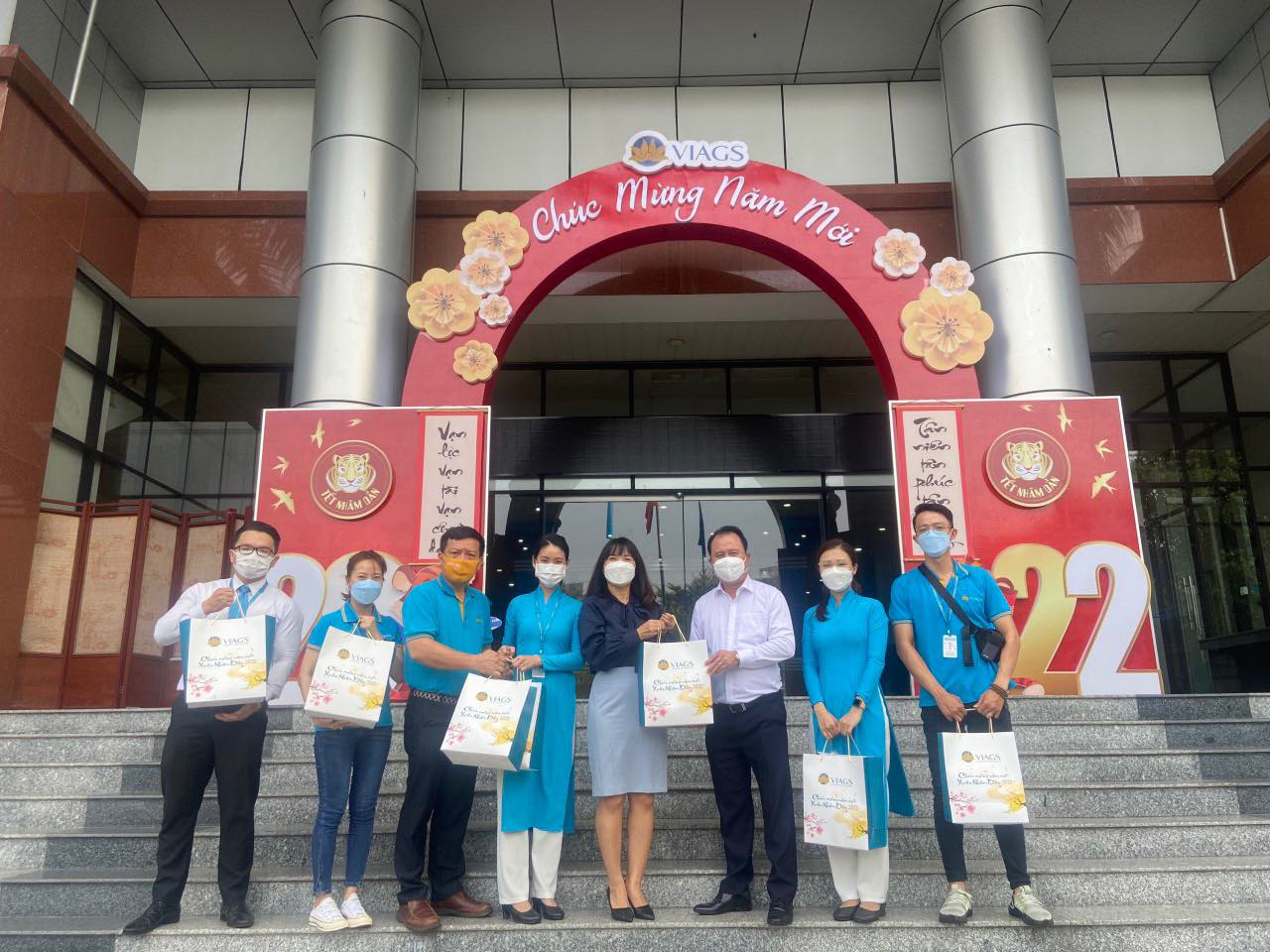 Điểm tựa của những người chuyên lo “dịch vụ mặt đất”